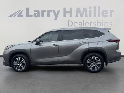 Certified 2025 Toyota Highlander XLE AWD/4WD image 2