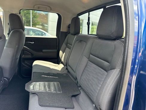 Used 2022 Nissan Frontier SV AWD/4WD image 6