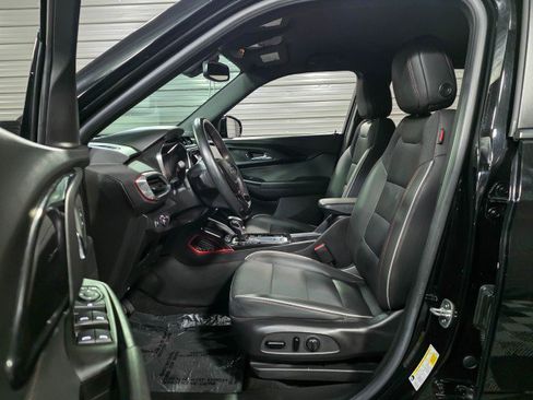 Used 2021 Chevrolet TrailBlazer RS w/ Convenience Package image 13