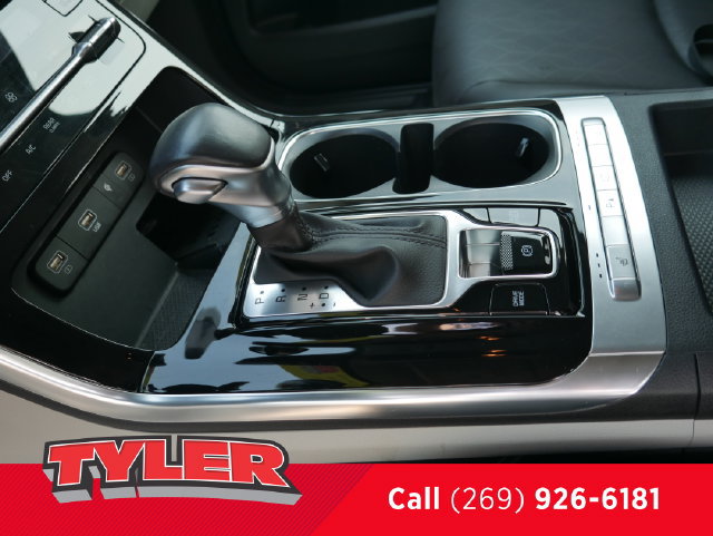 Used 2024 Kia Carnival EX FWD image 37