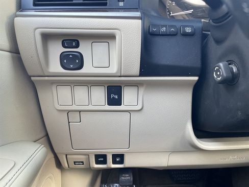 Used 2013 Lexus ES 350 w/ Luxury Pkg FWD image 31
