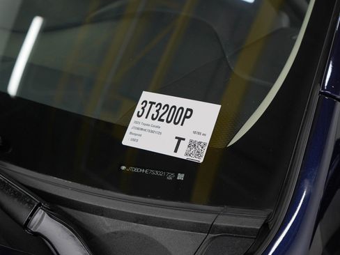 Used 2025 Toyota Corolla LE image 25