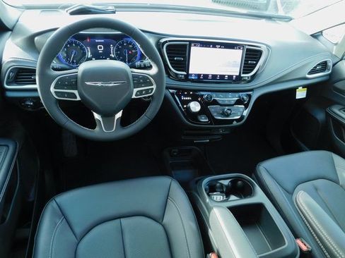 New 2026 Chrysler Pacifica Select FWD image 14