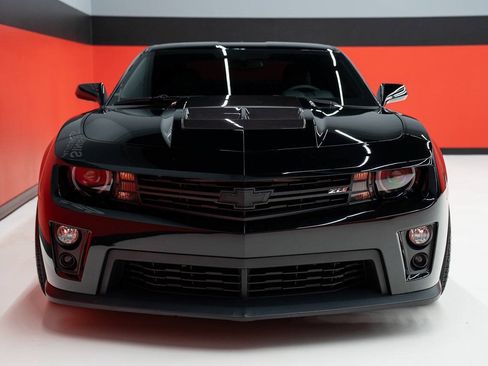 Used 2014 Chevrolet Camaro ZL1 RWD image 20