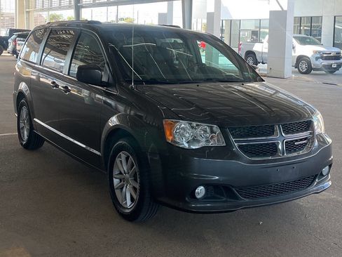 Used 2019 Dodge Grand Caravan SXT image 7