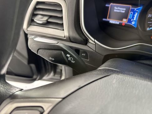 Used 2017 Ford Fusion SE image 14