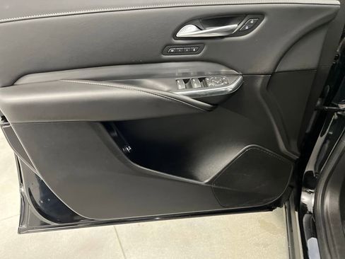 Used 2024 Cadillac XT4 Premium Luxury image 11