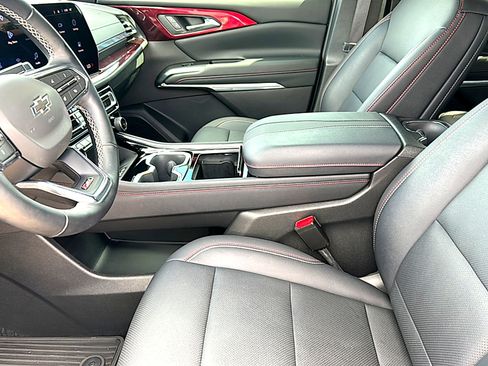 Used 2025 Chevrolet Traverse Z71 AWD/4WD image 14