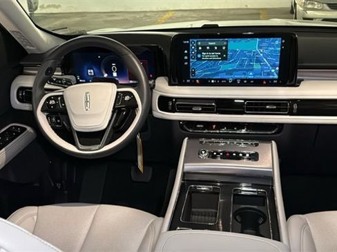 New 2026 Lincoln Aviator AWD image 21