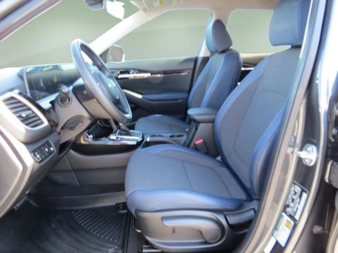 Used 2025 Kia Seltos S FWD image 16