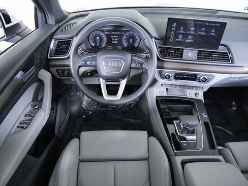 Used 2023 Audi Q5 2.0T Premium Plus w/ Premium Plus Package AWD/4WD image 17