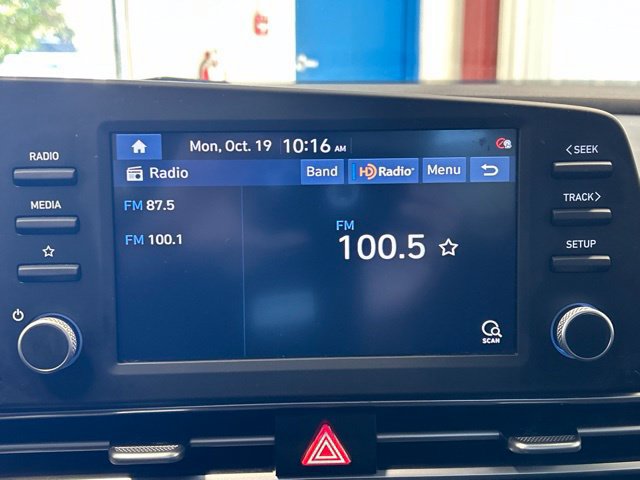 Used 2021 Hyundai Elantra SEL FWD image 25