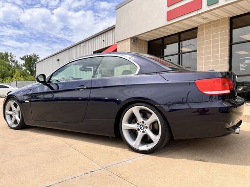 Used 2010 BMW 335i Convertible RWD image 10