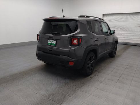 Used 2018 Jeep Renegade Altitude FWD image 9