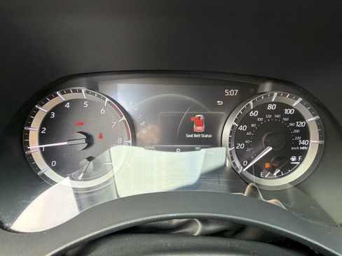 Used 2023 Toyota Highlander L FWD image 16