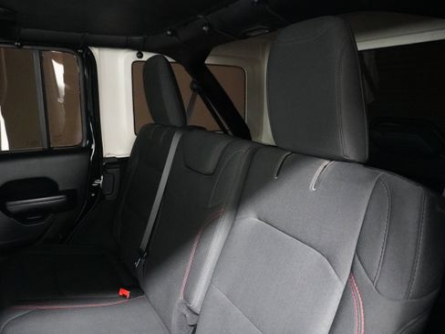 Used 2018 Jeep Wrangler Unlimited Rubicon image 11