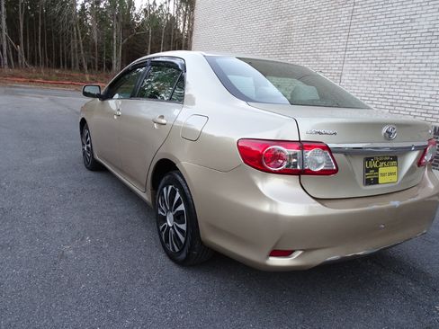 Used 2013 Toyota Corolla LE image 6