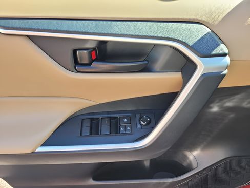 Certified 2022 Toyota RAV4 LE image 22