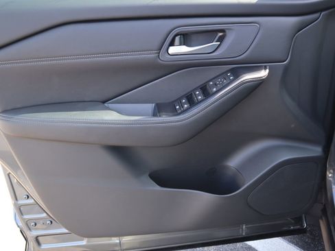 New 2026 Nissan Rogue SV w/ SV Premium Package image 18