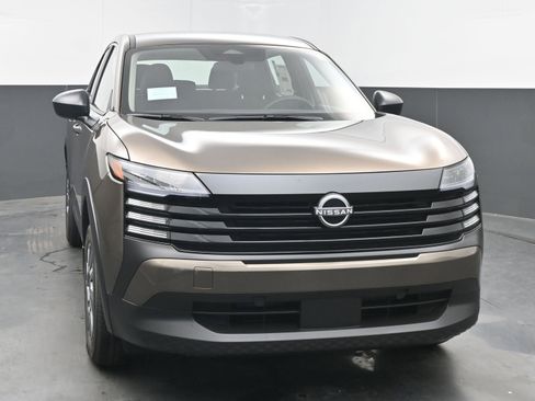 New 2026 Nissan Kicks S image 2