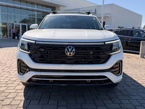 Used 2024 Volkswagen Atlas Cross Sport SEL R-Line AWD/4WD image 5