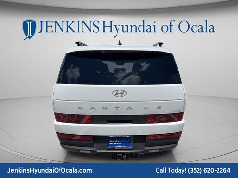 Used 2025 Hyundai Santa Fe SEL FWD image 4