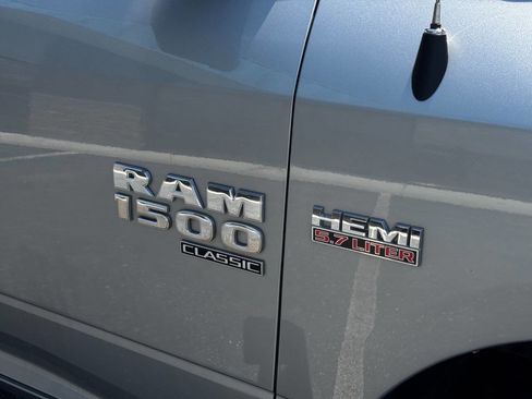 Used 2019 RAM 1500 Classic SLT image 38
