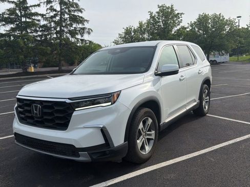 Used 2025 Honda Pilot EX-L image 2