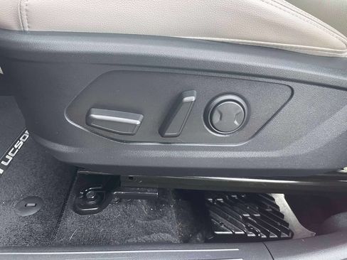 Used 2023 Hyundai Tucson Limited AWD/4WD image 18