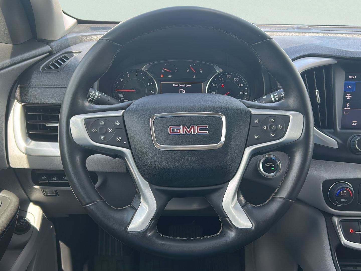 Used 2023 GMC Terrain SLT w/ Tech Package FWD image 10