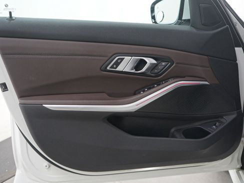 Used 2020 BMW 330i xDrive Sedan w/ Premium Package image 19