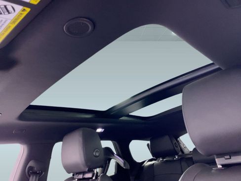 Certified 2026 Land Rover Range Rover Evoque S image 12