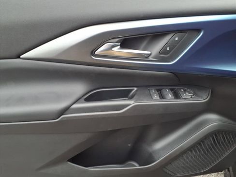 New 2026 Chevrolet Equinox EV LT image 11