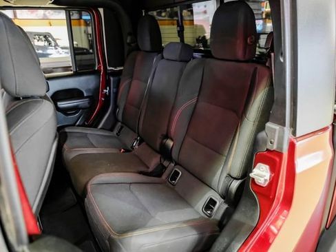 Used 2022 Jeep Gladiator Rubicon w/ Trailer Tow Package AWD/4WD image 37