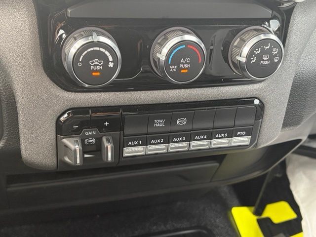 New 2026 RAM 5500 Tradesman w/ Chrome Appearance Group AWD/4WD image 20