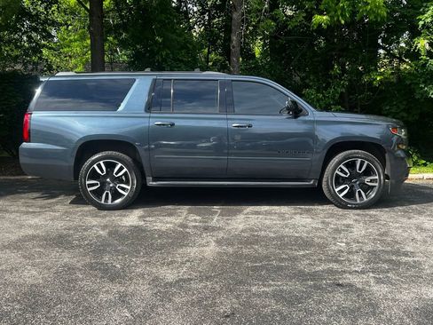 Used 2019 Chevrolet Suburban Premier w/ RST 6.2L Performance Edition AWD/4WD image 6