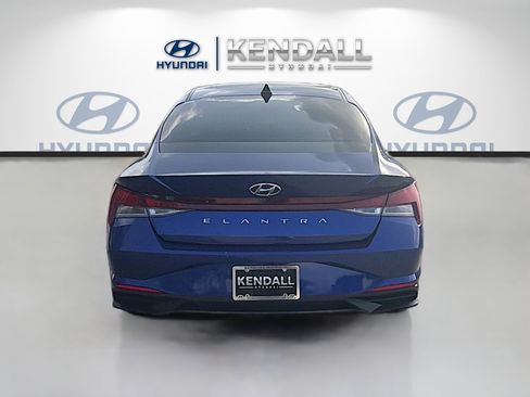Used 2023 Hyundai Elantra SEL w/ Convenience Package FWD image 5