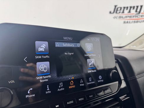 Used 2025 Nissan Pathfinder Platinum w/ Cargo Package FWD image 18