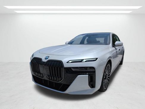 New 2026 BMW 750e xDrive AWD/4WD image 8