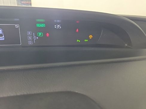 Used 2019 Toyota Prius XLE image 17