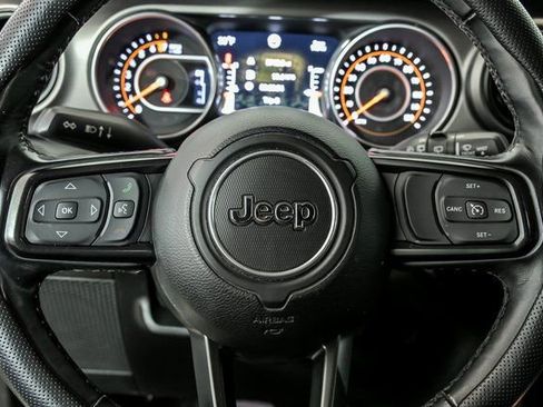 Used 2018 Jeep Wrangler Unlimited Sport S image 17