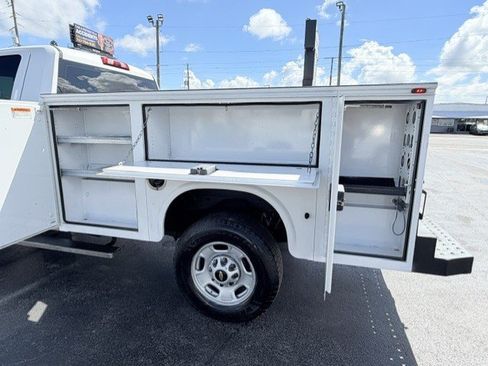Used 2020 Chevrolet Silverado 2500 W/T AWD/4WD image 11