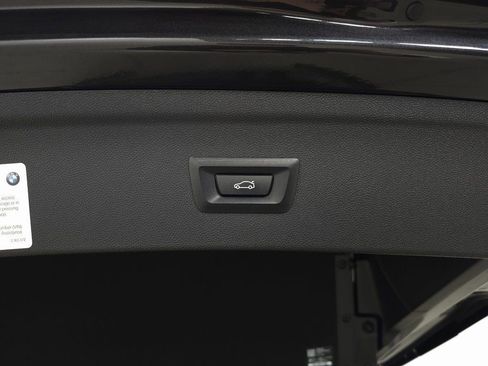 Used 2023 BMW iX xDrive50 w/ Premium Package image 10