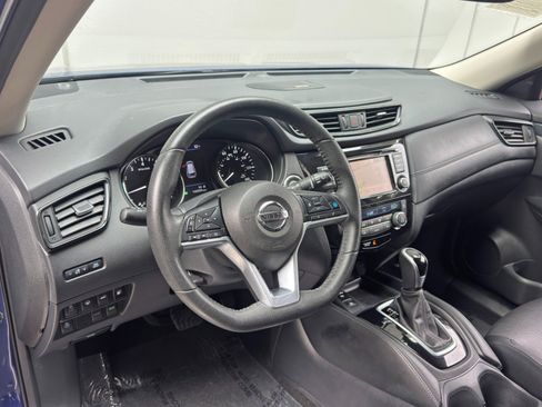 Used 2019 Nissan Rogue SL w/ Premium Package FWD image 13