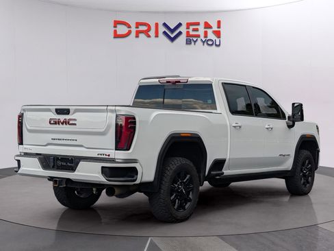 Used 2024 GMC Sierra 2500 AT4 w/ Technology Package AWD/4WD image 5