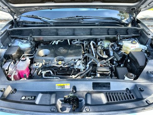 Used 2021 Toyota Highlander Platinum image 9