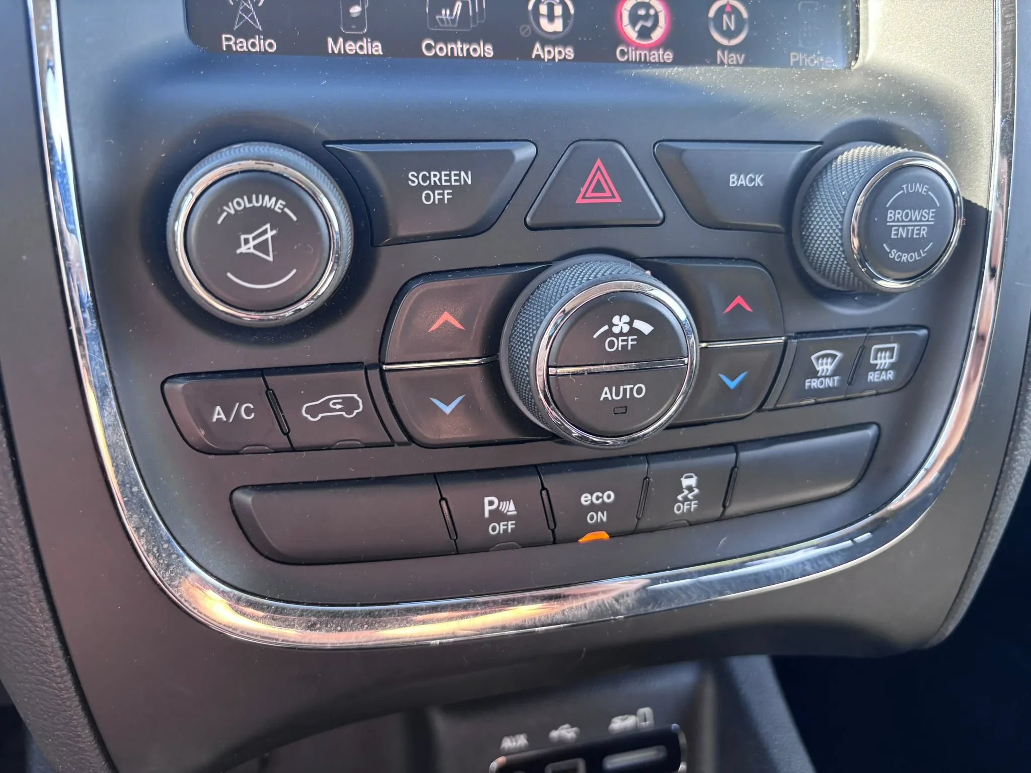 Used 2015 Dodge Durango SXT w/ Quick Order Package 23B AWD/4WD image 17