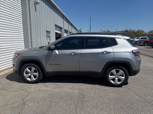 Used 2020 Jeep Compass Latitude image 4