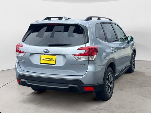 Used 2022 Subaru Forester Premium image 5