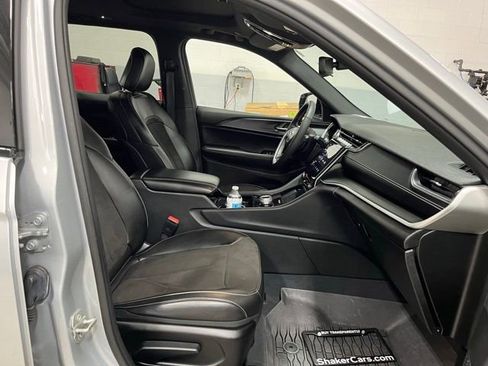 Used 2023 Jeep Grand Cherokee Altitude image 22